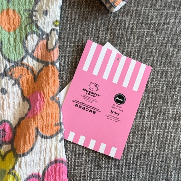 Hello Kitty Vibrant Short Sleeve Tee - Picture 2 of 7